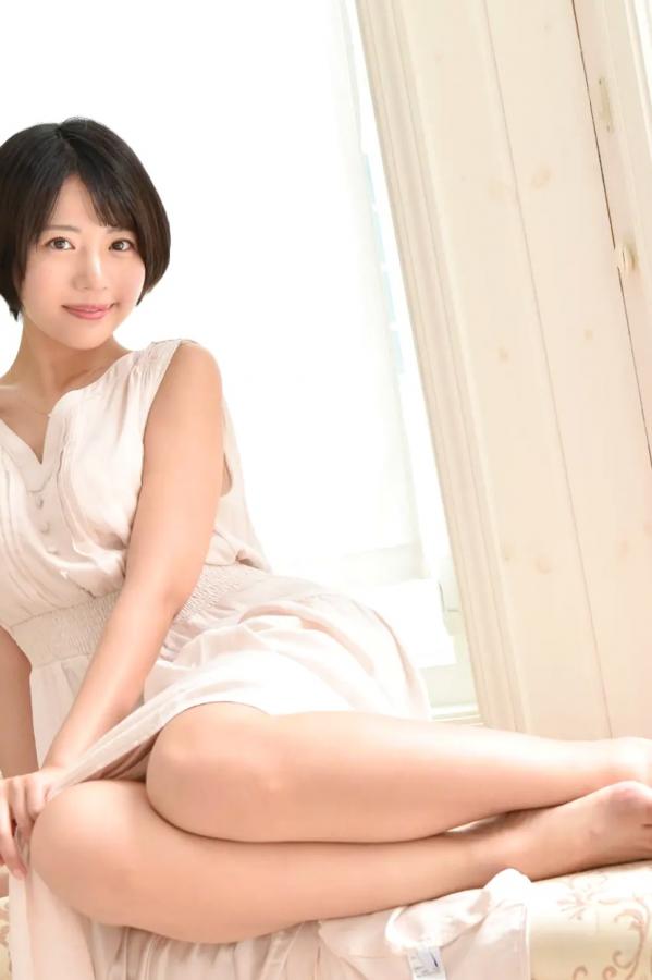    [LOVEPOP] 佐々木萌香 Moeka Sasaki 清纯家居连衣裙写真 Photoset 26第35张图片