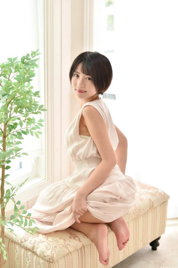    [LOVEPOP] 佐々木萌香 Moeka Sasaki 清纯家居连衣裙写真 Photoset 26第53张图片