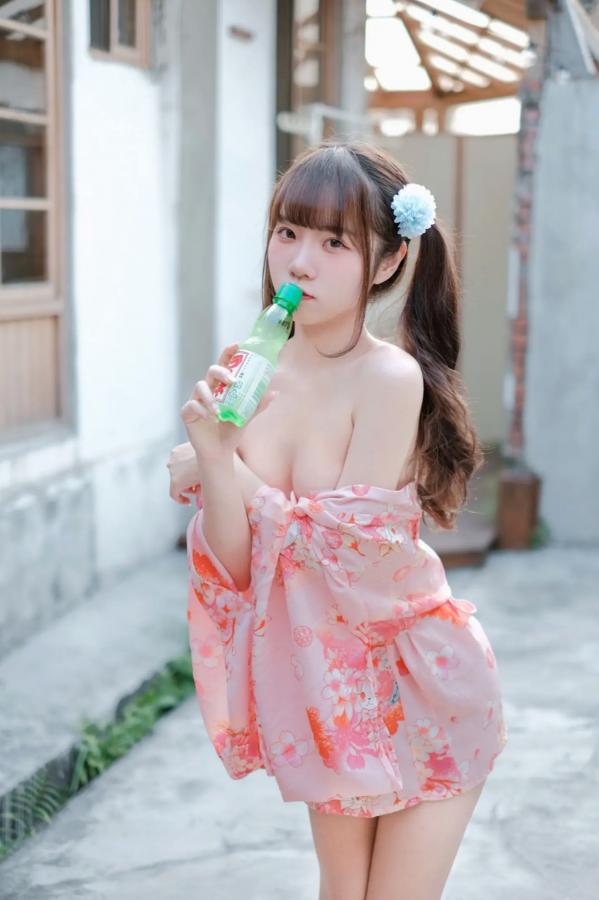   可可小白兔 夏日浴衣 纯欲粉嫩少女 日系和服私房写真第1张图片