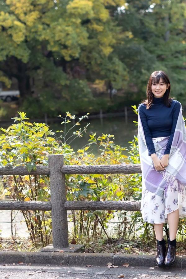   志田音々 - 泳池性感吊带与居家私房写真《大人びたキミが眩しくて》第5张图片