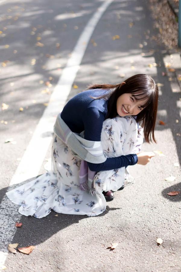   志田音々 - 泳池性感吊带与居家私房写真《大人びたキミが眩しくて》第8张图片