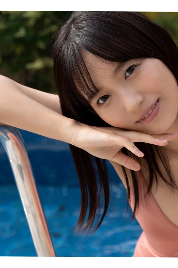   志田音々 - 泳池性感吊带与居家私房写真《大人びたキミが眩しくて》第34张图片