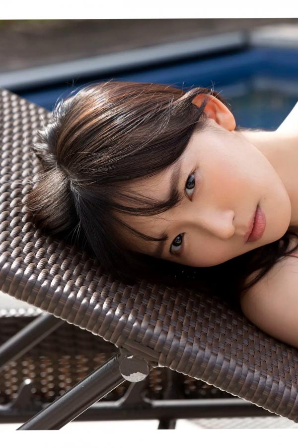   志田音々 - 泳池性感吊带与居家私房写真《大人びたキミが眩しくて》第43张图片