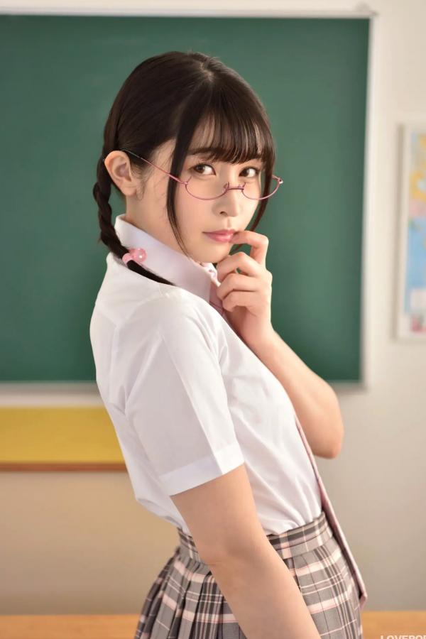    [LOVEPOP] Shione Mizuna 水那しおね Photoset 02 教室JK校服眼镜制服写真第9张图片