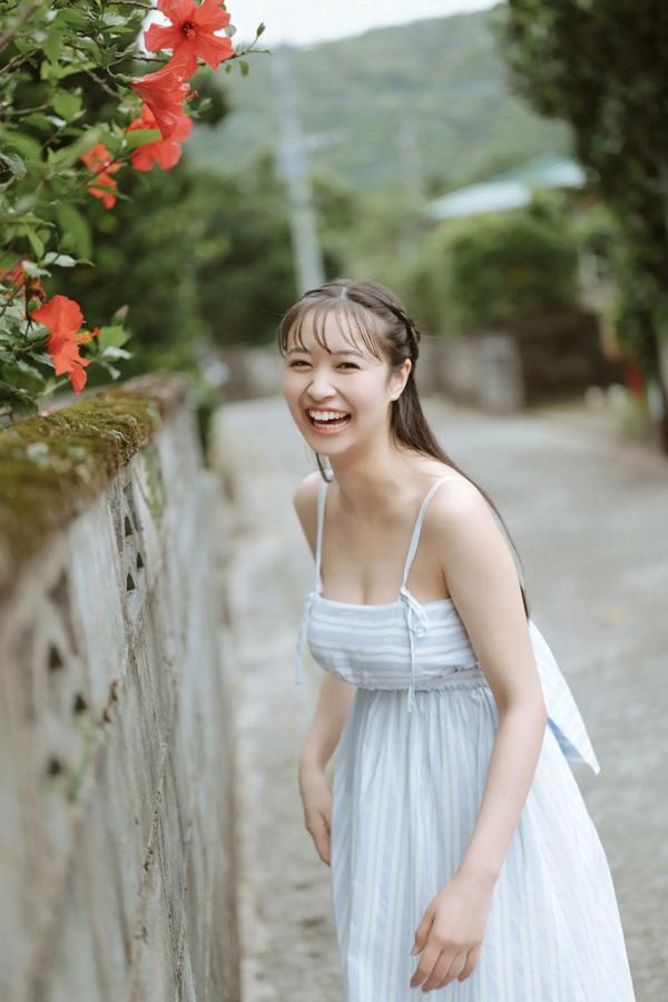    溝端葵《那张脸在叫我喜欢你？》户外比基尼性感清新写真第31张图片