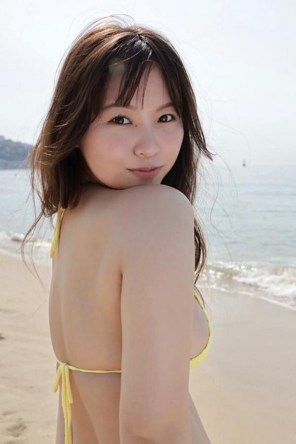    本郷柚巴 - NEW ME 阳光沙滩黄色比基尼性感海边写真第17张图片