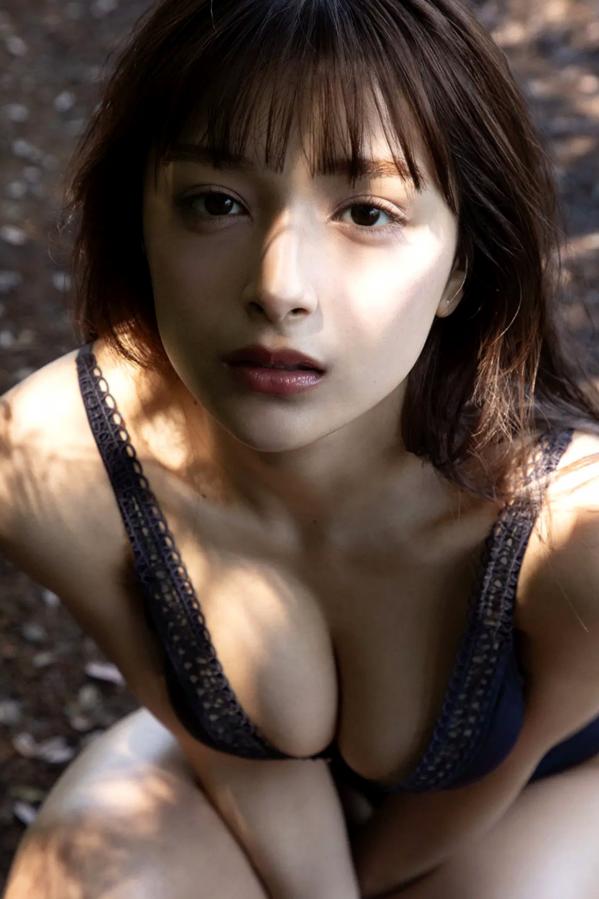   エリマリ姉妹 - 追い越していいよ、私はここにいるから。日本姐妹花泳池比基尼性感写真第88张图片