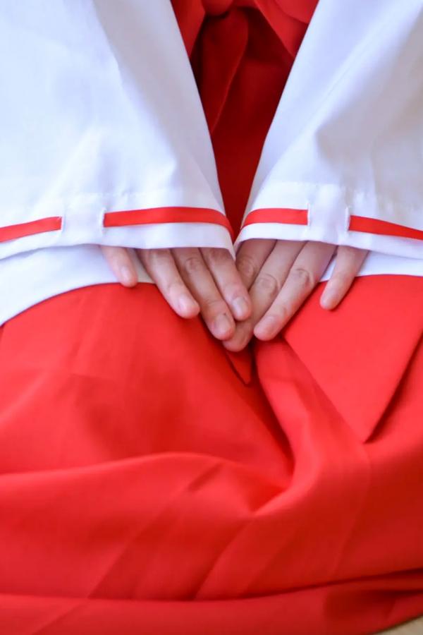    [LOVEPOP] Momoha Mizuse 水瀬百々羽 巫女服角色扮演性感私房写真 Photoset 01第24张图片