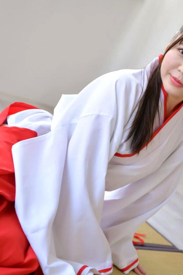    [LOVEPOP] Momoha Mizuse 水瀬百々羽 巫女服角色扮演性感私房写真 Photoset 01第26张图片