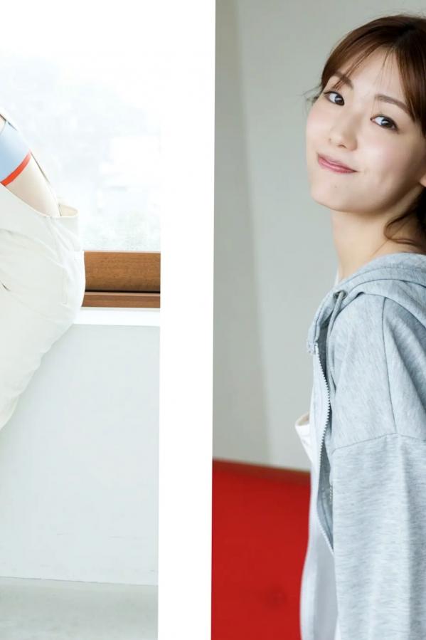    中村里帆《Attention, please》黑色露背长裙优雅写真 清新清纯气质女神第5张图片