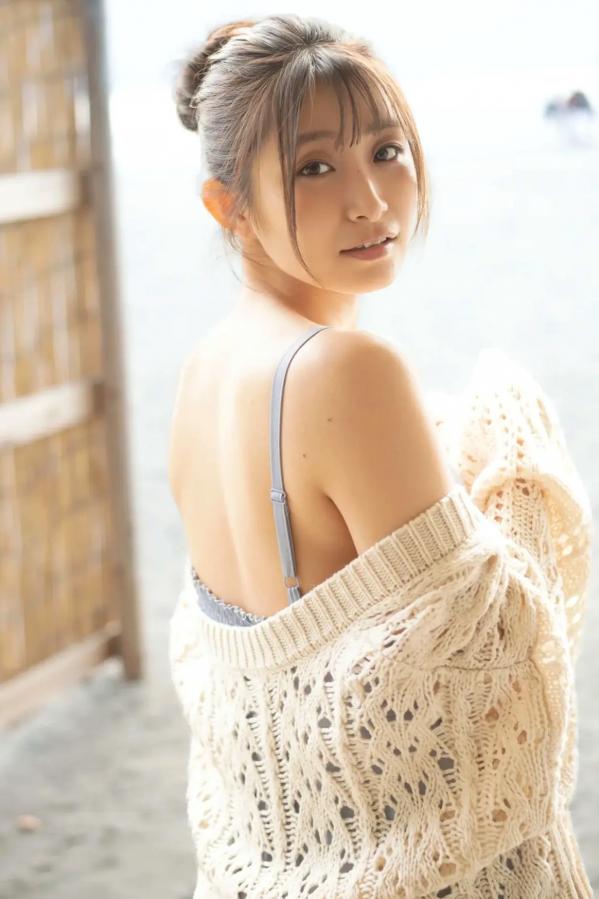    益田恵里菜《relax》居家性感内衣与海边沙滩写真第5张图片