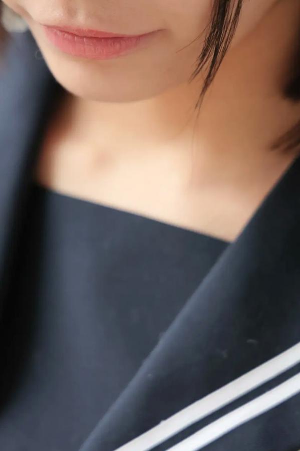    [LOVEPOP] Yui Kohinata 小日向結衣 Photoset 05 日系水手服眼镜妹 清纯校服美腿写真第2张图片