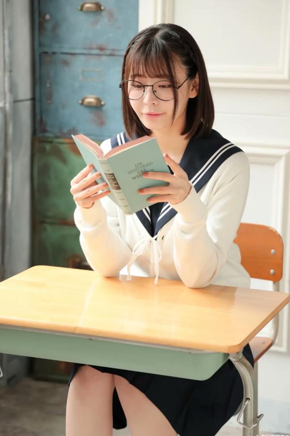    [LOVEPOP] Yui Kohinata 小日向結衣 Photoset 05 日系水手服眼镜妹 清纯校服美腿写真第6张图片