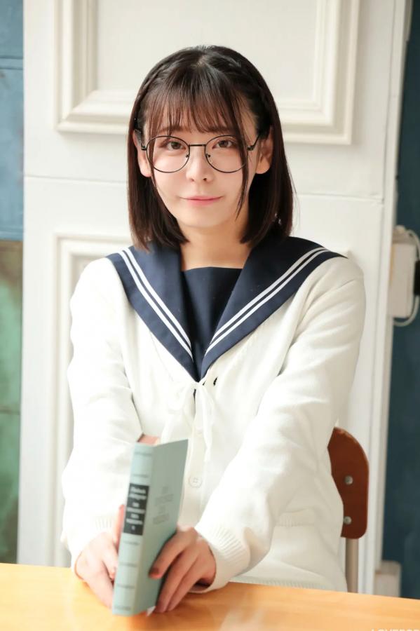    [LOVEPOP] Yui Kohinata 小日向結衣 Photoset 05 日系水手服眼镜妹 清纯校服美腿写真第11张图片