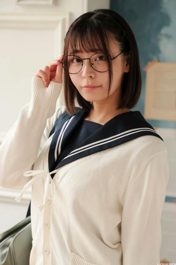    [LOVEPOP] Yui Kohinata 小日向結衣 Photoset 05 日系水手服眼镜妹 清纯校服美腿写真第16张图片