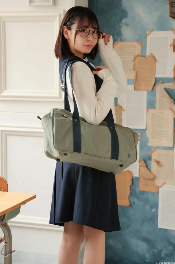    [LOVEPOP] Yui Kohinata 小日向結衣 Photoset 05 日系水手服眼镜妹 清纯校服美腿写真第20张图片
