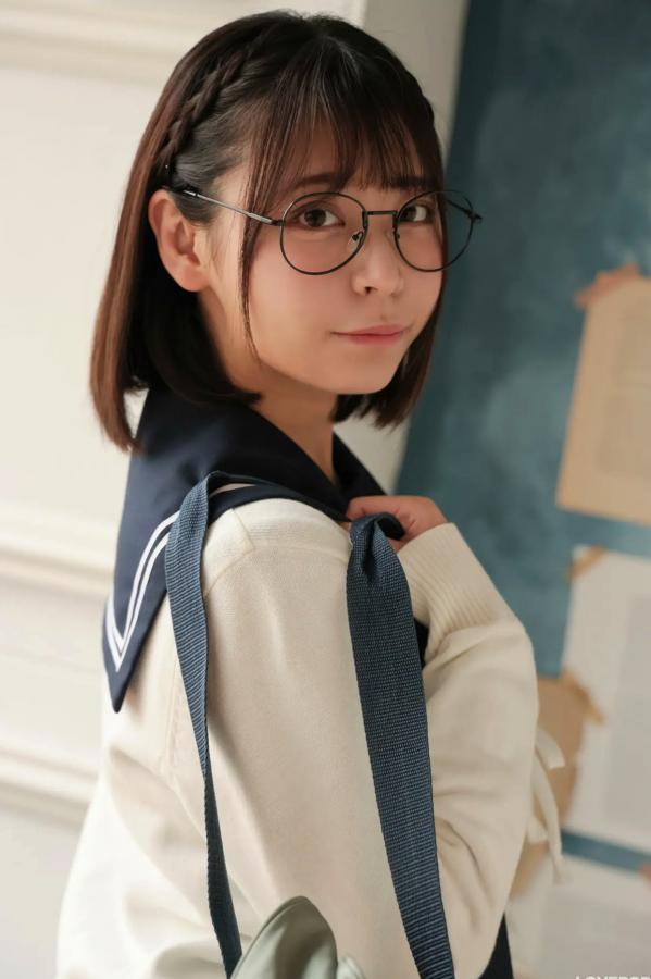    [LOVEPOP] Yui Kohinata 小日向結衣 Photoset 05 日系水手服眼镜妹 清纯校服美腿写真第21张图片