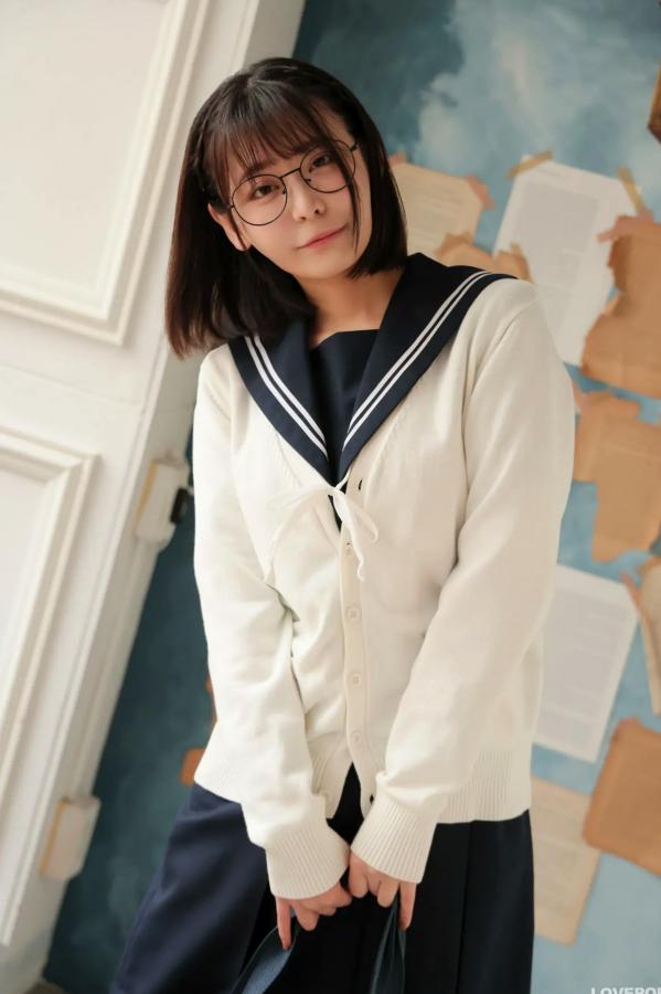    [LOVEPOP] Yui Kohinata 小日向結衣 Photoset 05 日系水手服眼镜妹 清纯校服美腿写真第22张图片
