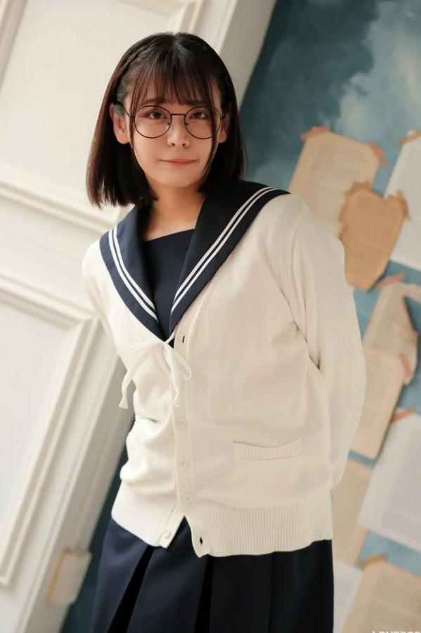    [LOVEPOP] Yui Kohinata 小日向結衣 Photoset 05 日系水手服眼镜妹 清纯校服美腿写真第25张图片