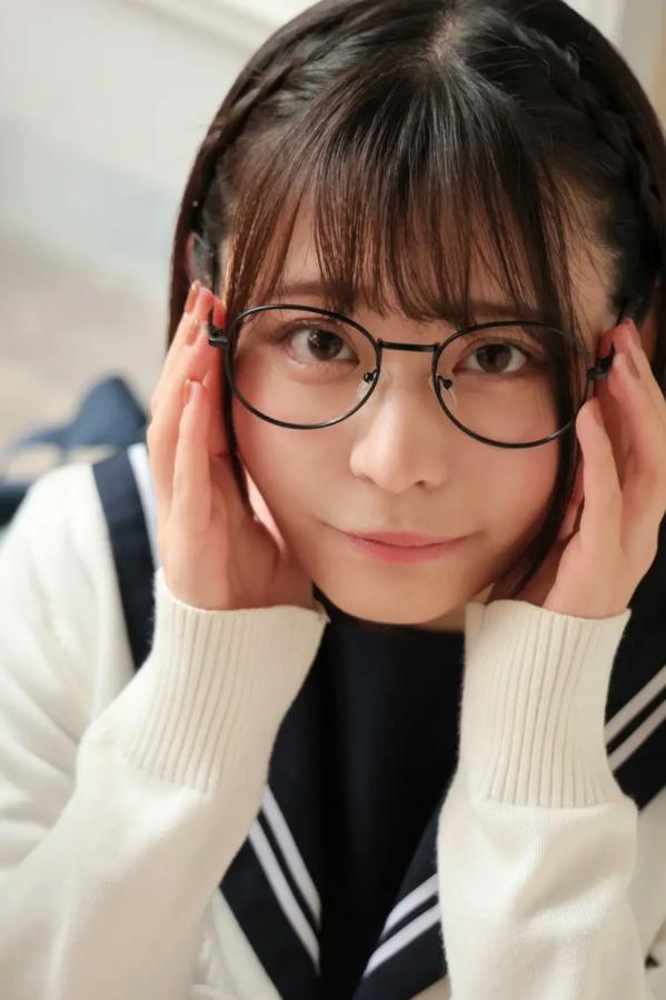    [LOVEPOP] Yui Kohinata 小日向結衣 Photoset 05 日系水手服眼镜妹 清纯校服美腿写真第39张图片