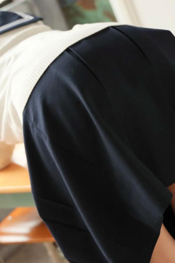    [LOVEPOP] Yui Kohinata 小日向結衣 Photoset 05 日系水手服眼镜妹 清纯校服美腿写真第42张图片