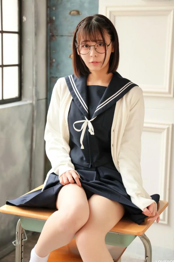    [LOVEPOP] Yui Kohinata 小日向結衣 Photoset 05 日系水手服眼镜妹 清纯校服美腿写真第54张图片