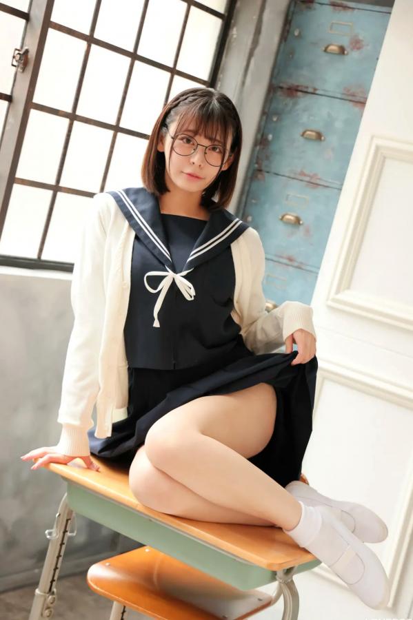    [LOVEPOP] Yui Kohinata 小日向結衣 Photoset 05 日系水手服眼镜妹 清纯校服美腿写真第66张图片