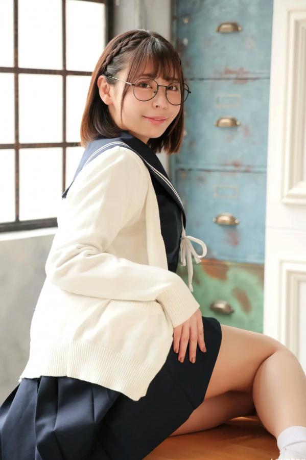    [LOVEPOP] Yui Kohinata 小日向結衣 Photoset 05 日系水手服眼镜妹 清纯校服美腿写真第70张图片