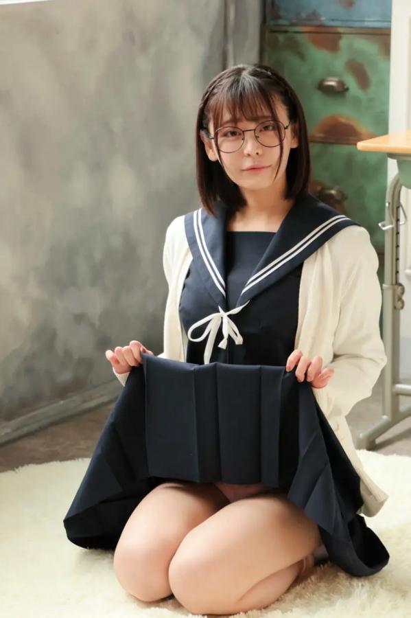    [LOVEPOP] Yui Kohinata 小日向結衣 Photoset 05 日系水手服眼镜妹 清纯校服美腿写真第85张图片