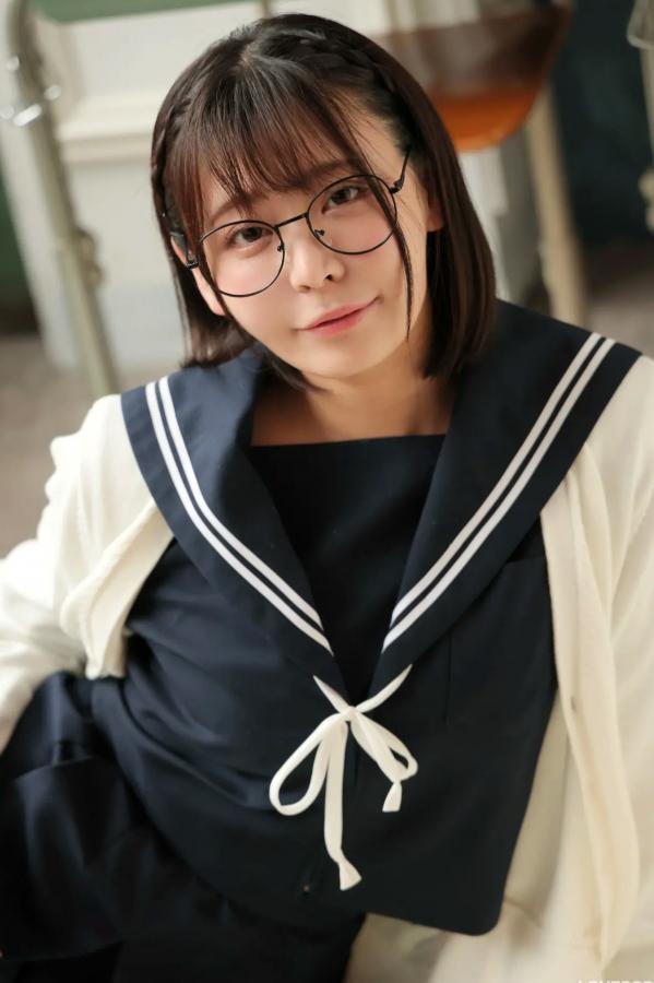    [LOVEPOP] Yui Kohinata 小日向結衣 Photoset 05 日系水手服眼镜妹 清纯校服美腿写真第89张图片