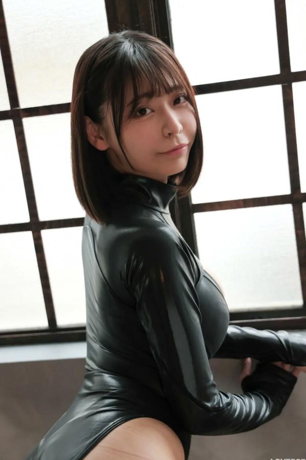   [LOVEPOP] Yui Kohinata 小日向結衣 Photoset 03 黑色紧身皮革皮衣性感私房写真第18张图片