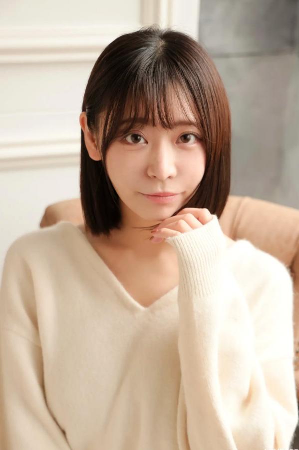   [LOVEPOP] Yui Kohinata 小日向結衣 Photoset 01 暖系毛衣搭配魅惑黑丝美腿私房写真第3张图片