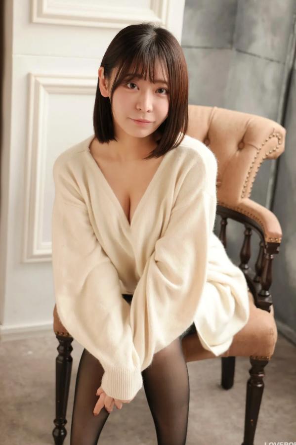   [LOVEPOP] Yui Kohinata 小日向結衣 Photoset 01 暖系毛衣搭配魅惑黑丝美腿私房写真第4张图片