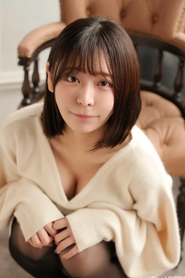   [LOVEPOP] Yui Kohinata 小日向結衣 Photoset 01 暖系毛衣搭配魅惑黑丝美腿私房写真第19张图片