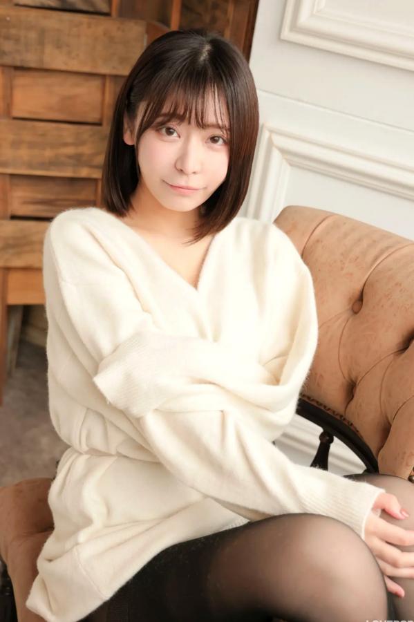   [LOVEPOP] Yui Kohinata 小日向結衣 Photoset 01 暖系毛衣搭配魅惑黑丝美腿私房写真第39张图片