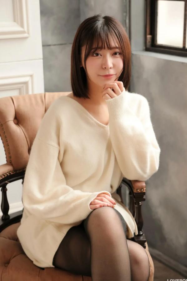   [LOVEPOP] Yui Kohinata 小日向結衣 Photoset 01 暖系毛衣搭配魅惑黑丝美腿私房写真第48张图片