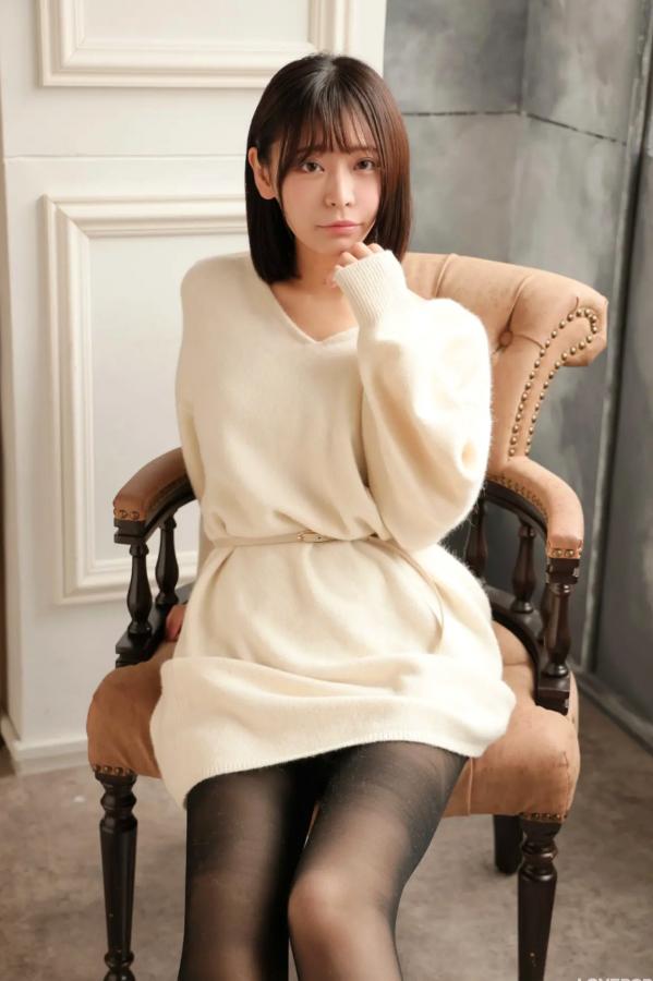   [LOVEPOP] Yui Kohinata 小日向結衣 Photoset 01 暖系毛衣搭配魅惑黑丝美腿私房写真第53张图片