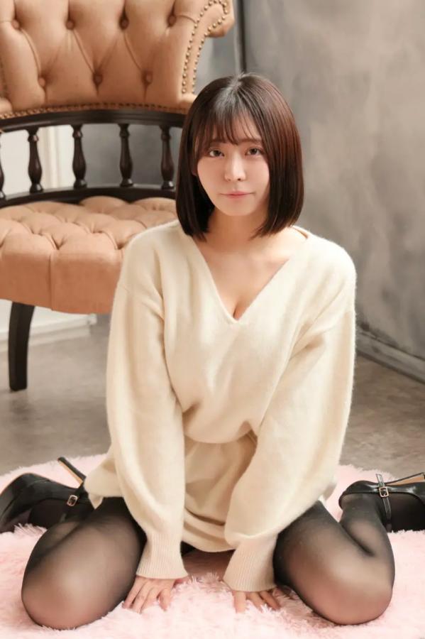   [LOVEPOP] Yui Kohinata 小日向結衣 Photoset 01 暖系毛衣搭配魅惑黑丝美腿私房写真第82张图片