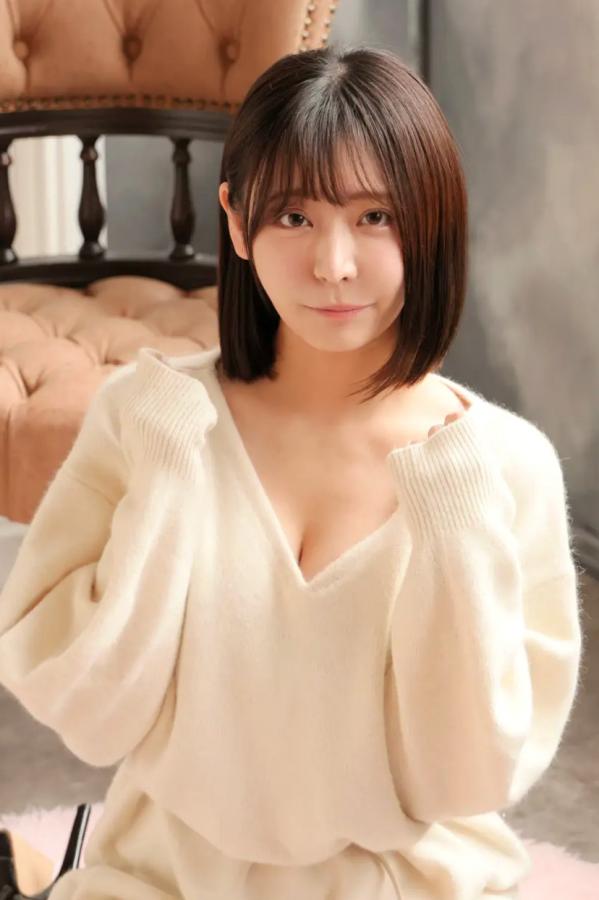   [LOVEPOP] Yui Kohinata 小日向結衣 Photoset 01 暖系毛衣搭配魅惑黑丝美腿私房写真第85张图片