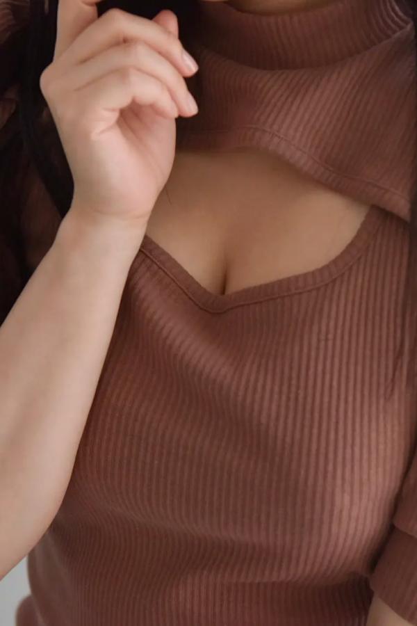    [LOVEPOP] Shizuna Ito 伊藤しずな Photoset 04 优雅针织连衣裙 居家私房性感写真第5张图片