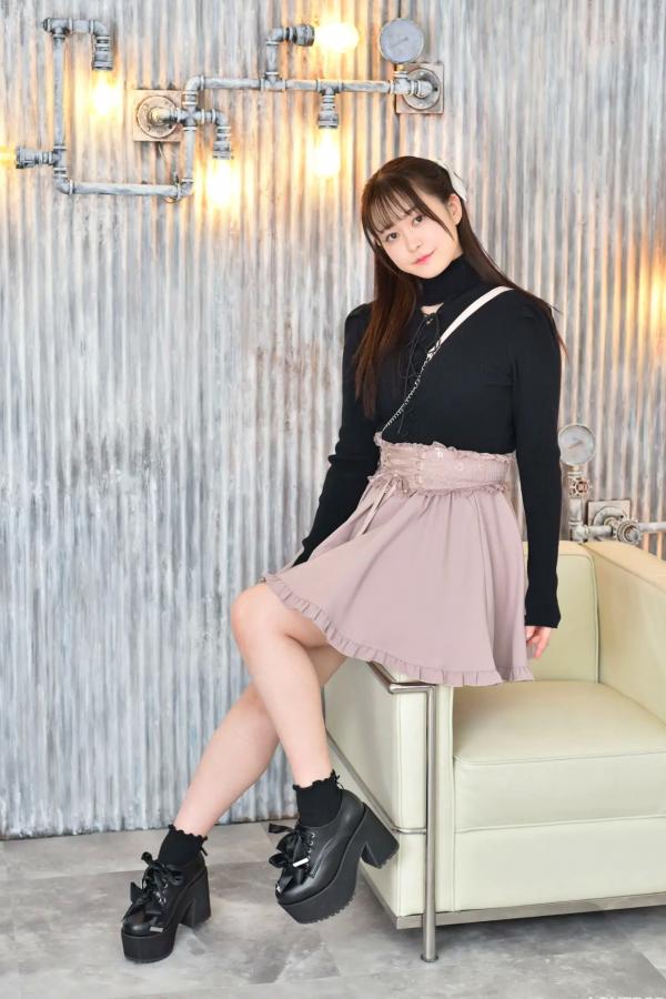   [LOVEPOP] Shizuna Ito 伊藤しずな Photoset 01 甜美短裙性感诱惑美腿私房照第19张图片