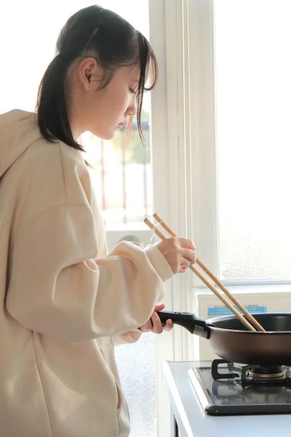    [LOVEPOP] Maki Chiba 千葉まき Photoset 05 日系家居卫衣私房性感写真第1张图片