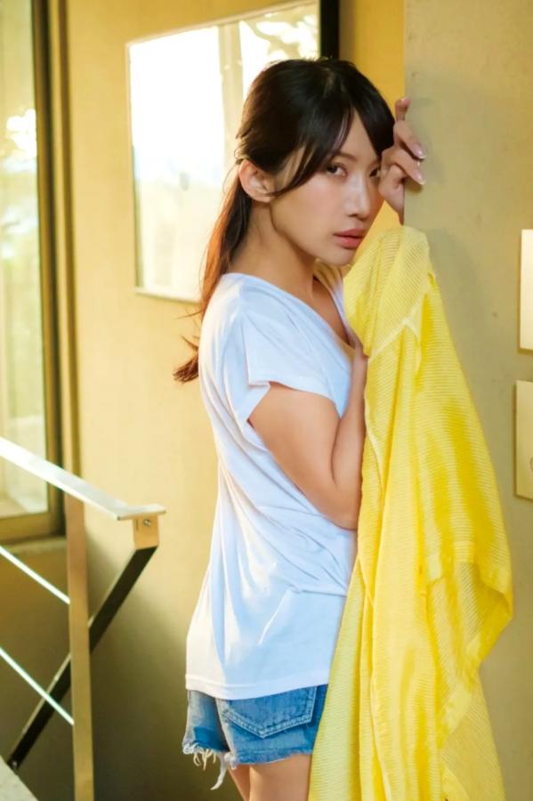    琴井ありさ - 琴井に恋と 真紅と夜明けの 日本性感女神清纯性感私房内衣写真第23张图片