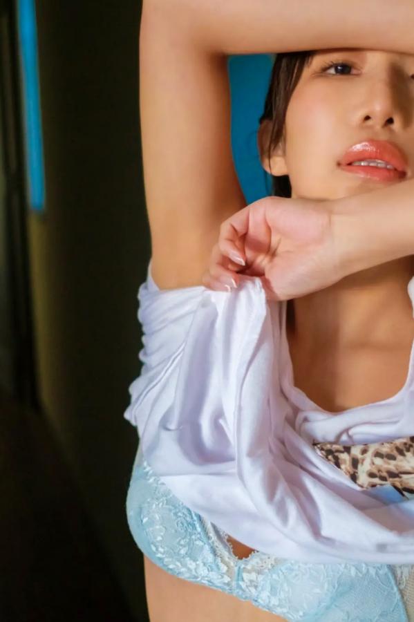    琴井ありさ - 琴井に恋と 真紅と夜明けの 日本性感女神清纯性感私房内衣写真第25张图片