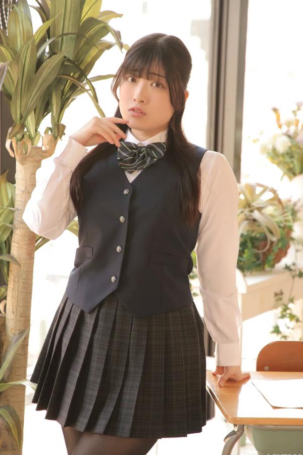   [LOVEPOP] Sumire Niibo 新穂純麗 Photoset 02 日系校服黑丝美腿性感写真第12张图片