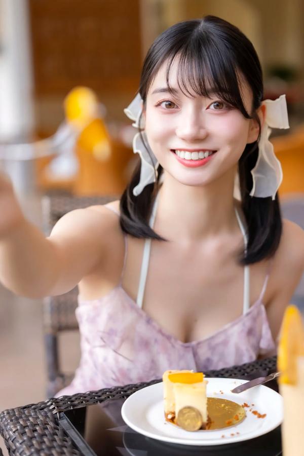    瀬戸環奈 - I`m setokan：日本女神清新家居与夜间泳池比基尼性感写真第12张图片