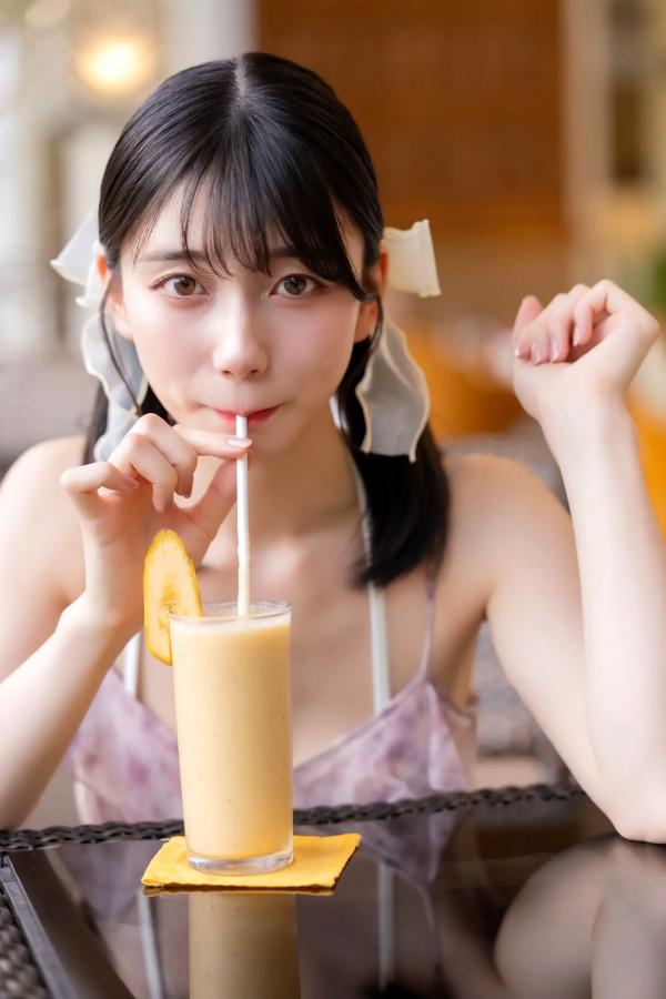   瀬戸環奈 - I`m setokan：日本女神清新家居与夜间泳池比基尼性感写真第13张图片