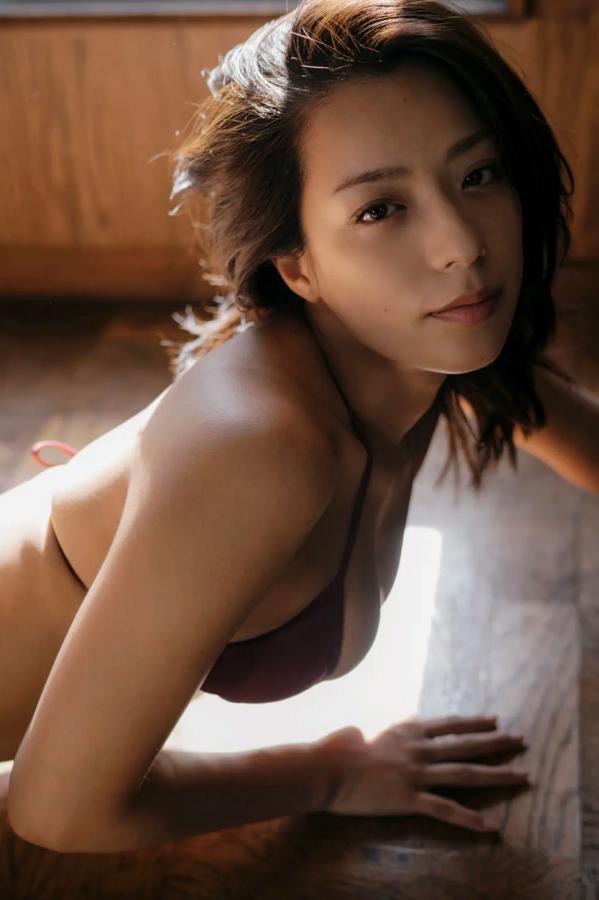   小瀬田麻由 - 私生活：日本性感女神家居比基尼私房写真第6张图片