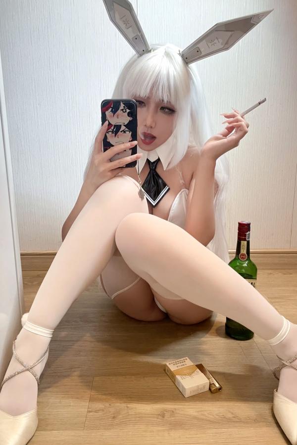    《绞肉姬 - 白兔布兰尔》Cosplay兔女郎私房性感写真 极品大尺度美腿诱惑第5张图片