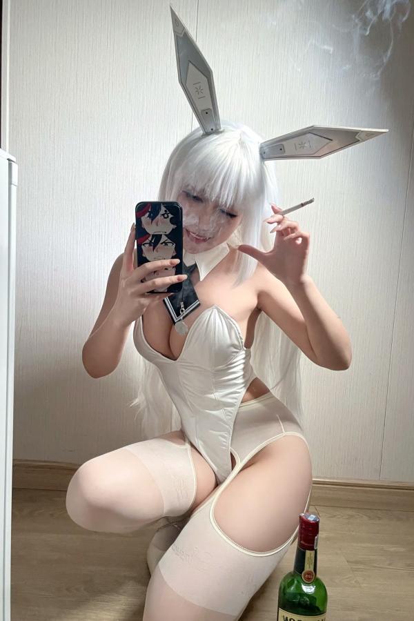   《绞肉姬 - 白兔布兰尔》Cosplay兔女郎私房性感写真 极品大尺度美腿诱惑第10张图片